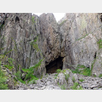 Torghatten - dieses kleine Loch entpuppt sich als der 35 m hohe Durchbruch