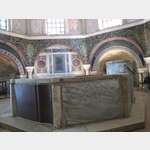Taufbecken im Bapisterium Ravenna