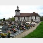 Mathaux, Kirche Saint Quentin mit Friedhof